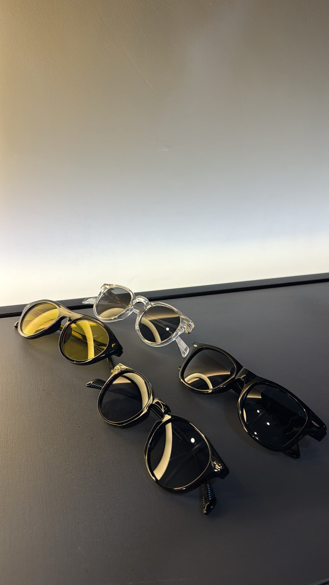 ÓCULOS SUNGLASSES