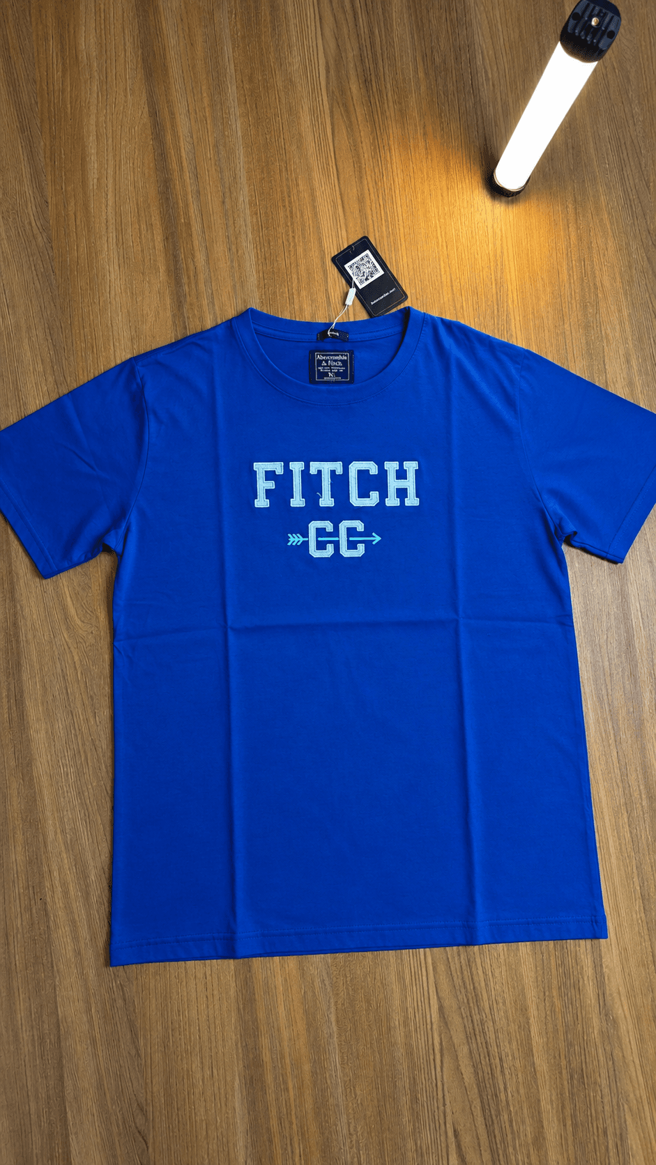 Camiseta Abercrombie & Fitch – Bordado "FITCH 92"
